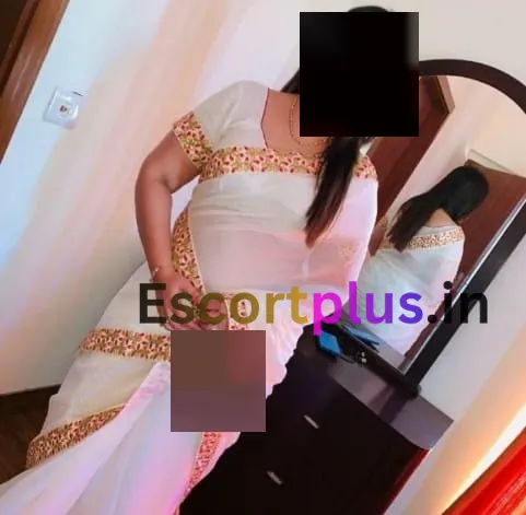Sakshi call girl & escort service in Ulwe