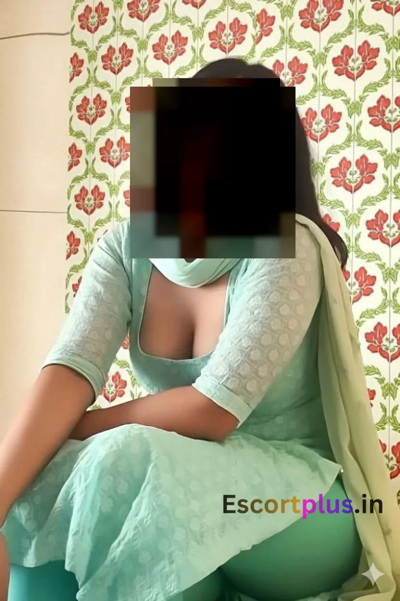 Sakshi call girl & escort service in Ulwe